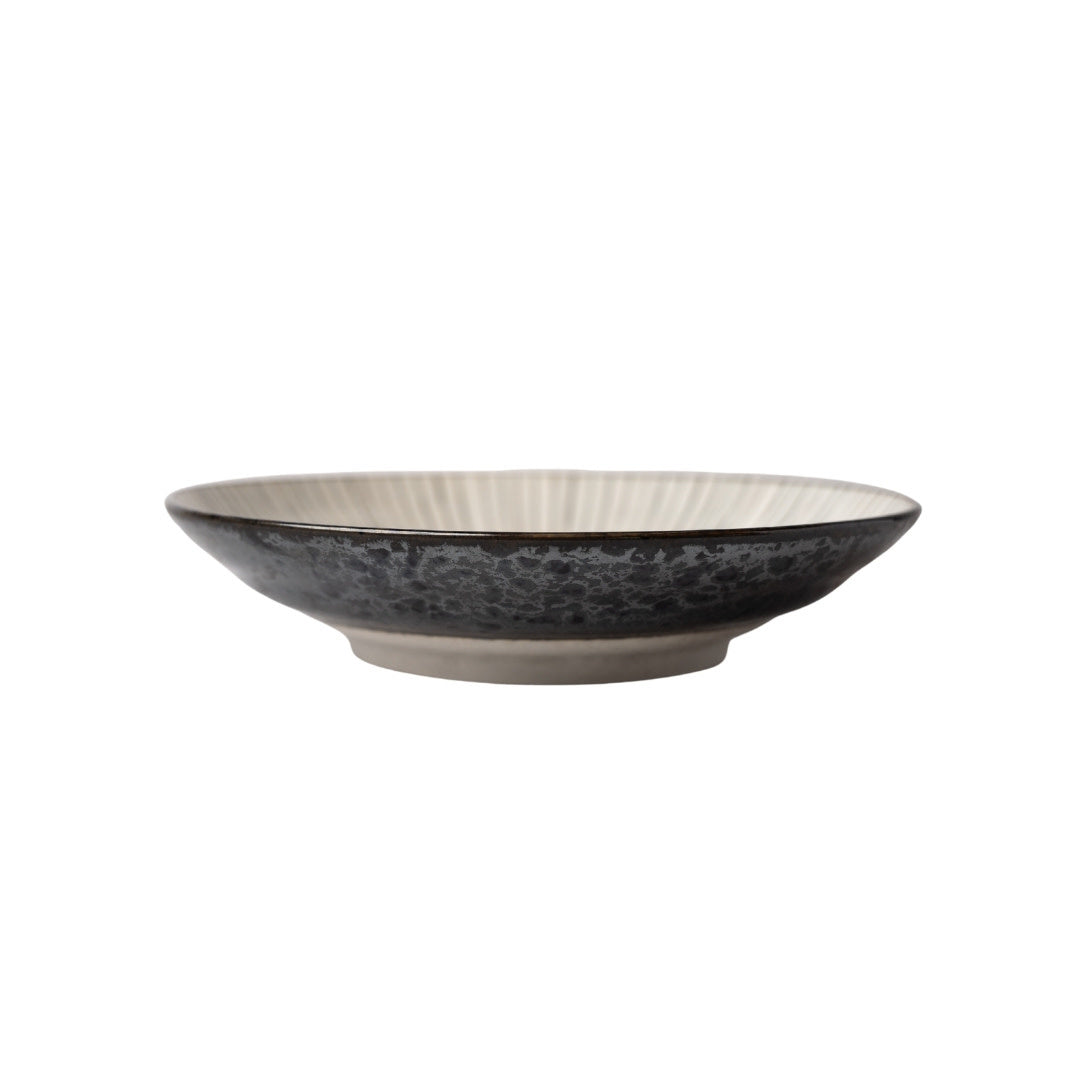 Premium Ceramic Flat Pasta Bowl – Black Converging Line Glaze 23cm