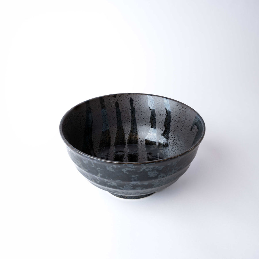 Premium Ceramic Fluted Udon Bowl – Gloss Black Stripes on Gunmetal Glaze 17cm