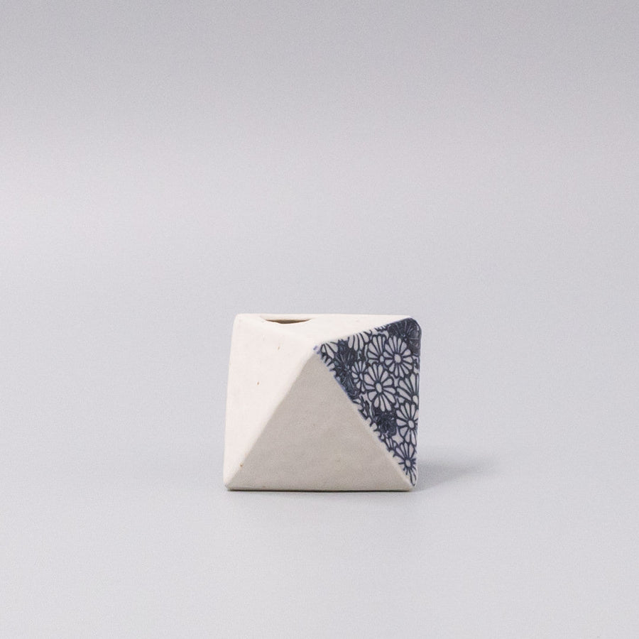 Premium Triangular Chrysanthemum Vase – White 130ml, Matte Black Glaze Detail