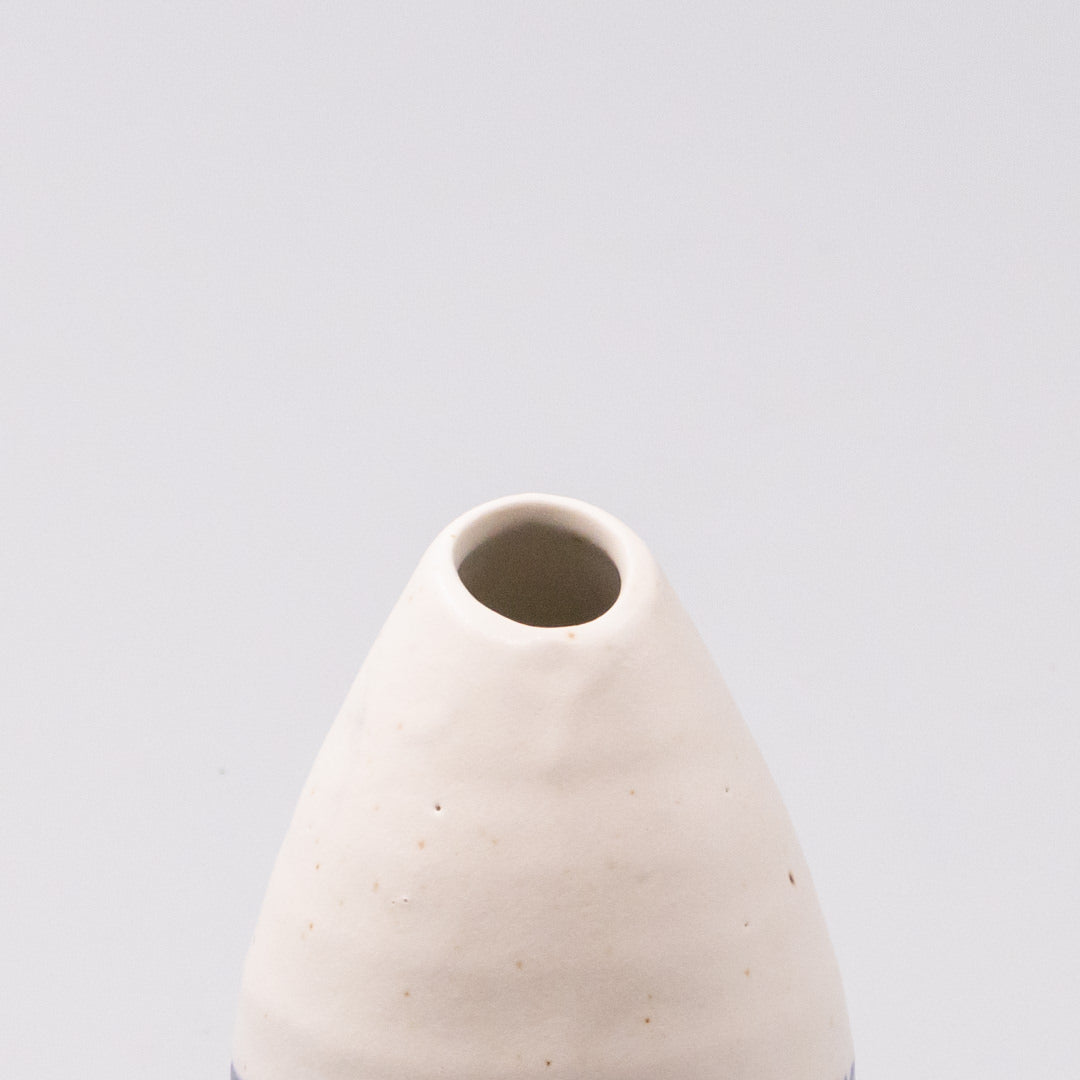 White Yuzen Pinecone Vase 10cm Decorative Mini Floral Display