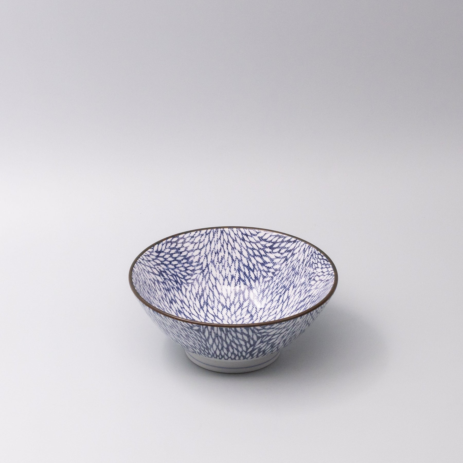 Premium Udon Bowl – Light Brown Chrysanthemum Design 17.5cm