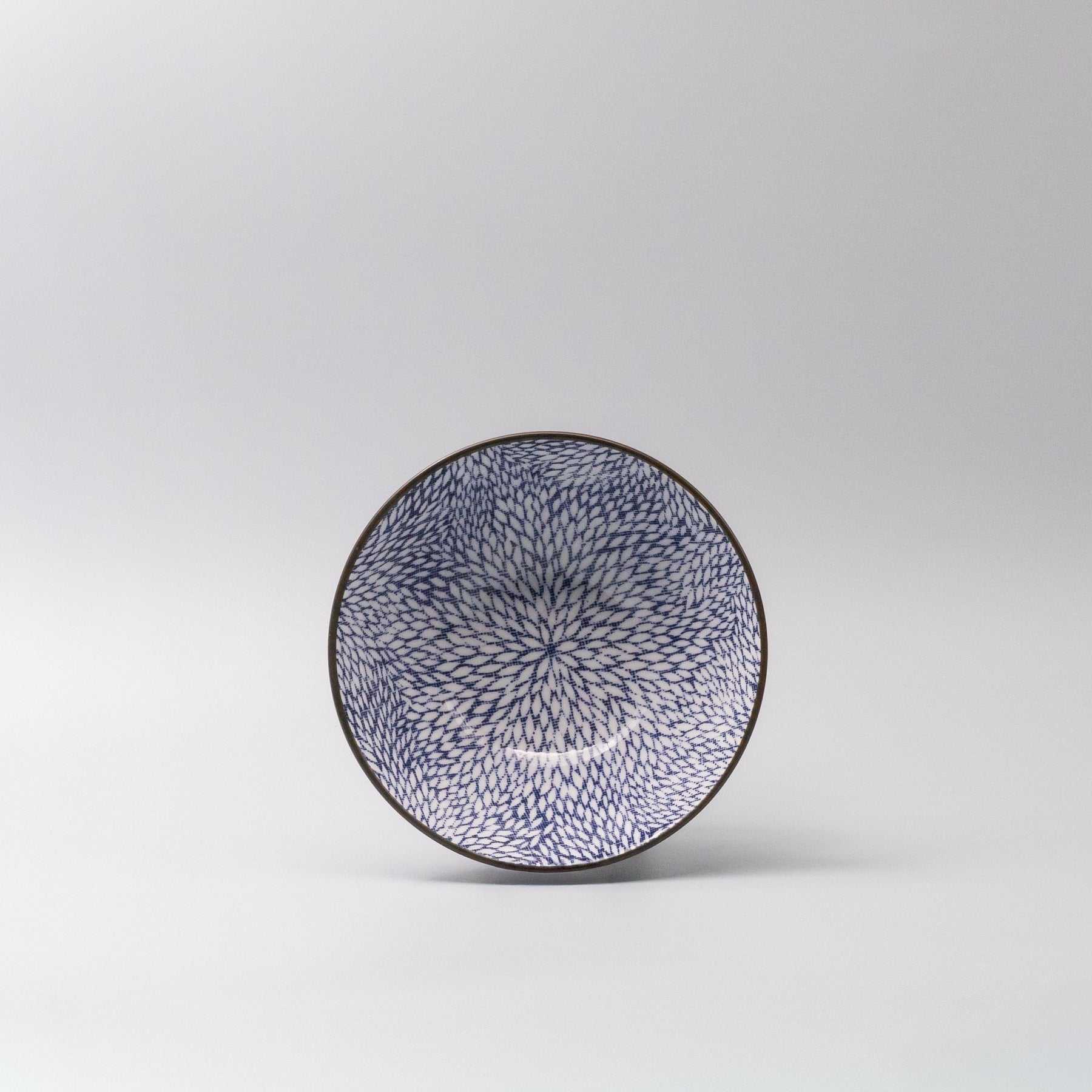 Premium Udon Bowl – Light Brown Chrysanthemum Design 17.5cm