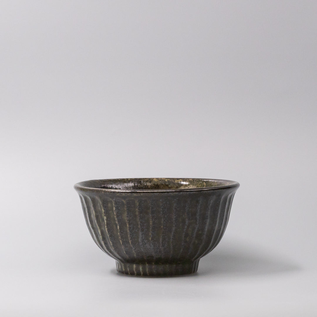 Shinogi Moss Black Glaze 18cm Bowl Dark Green Japanese Noodle Bowl