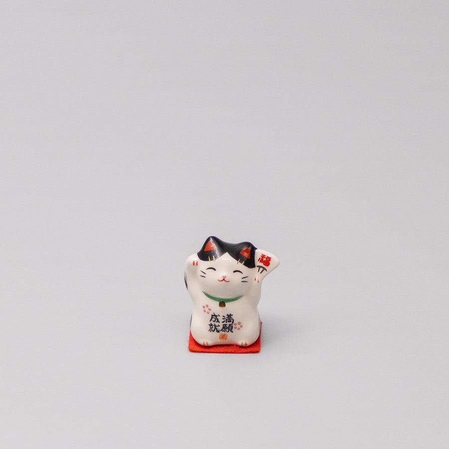 Premium Okimono Victory Lucky Cat Set - 24 Pieces
