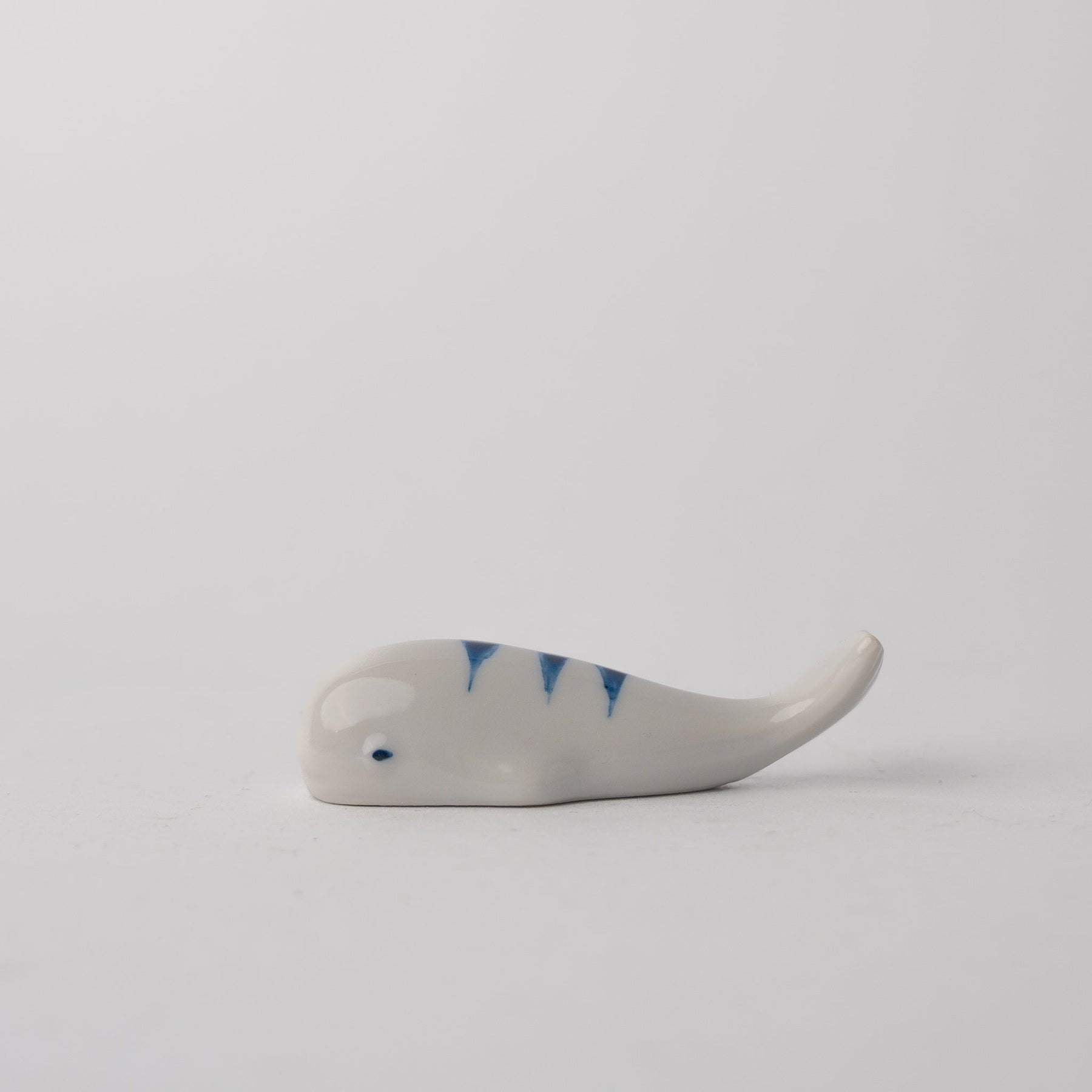 Premium Chopstick Rest – Blue Stripe Whale Tableware Accessory