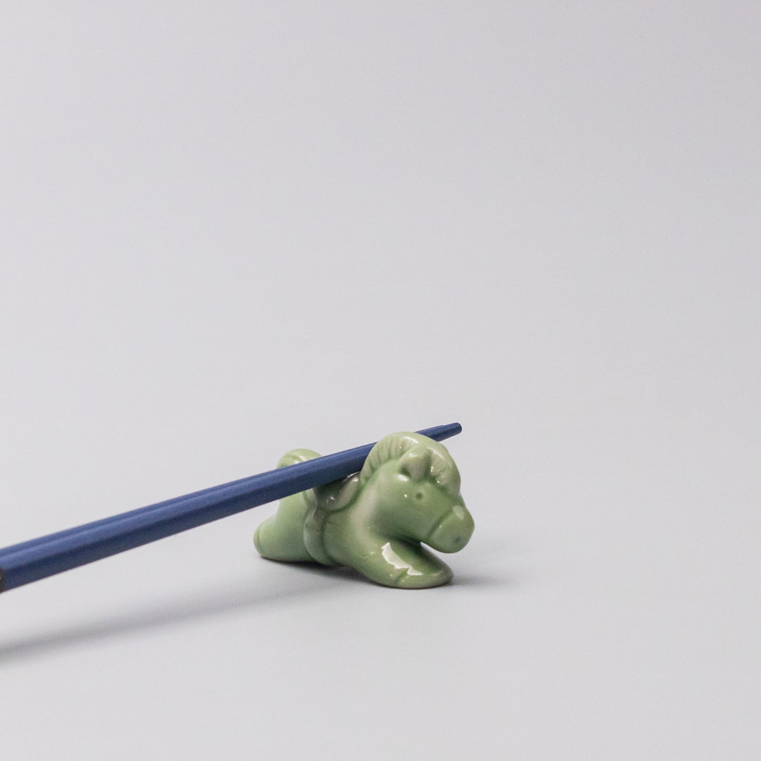 Premium Green Horse Chopstick Rest – Decorative Tableware Accessory