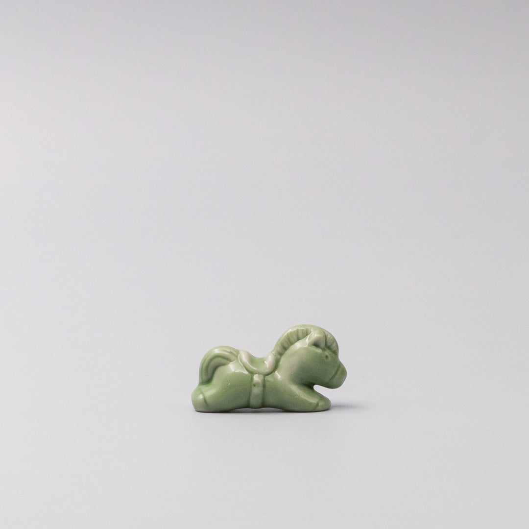 Premium Green Horse Chopstick Rest – Decorative Tableware Accessory