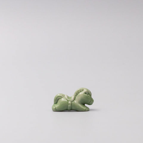 Premium Green Horse Chopstick Rest – Decorative Tableware Accessory