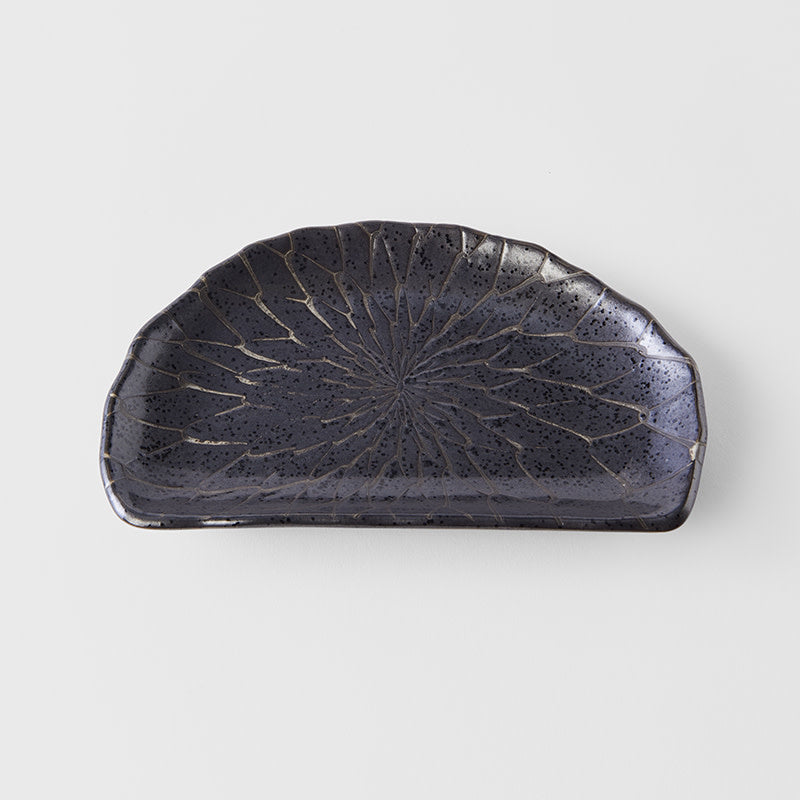 Premium D-Shaped Plate – Black Charcoal Net Design 21cm