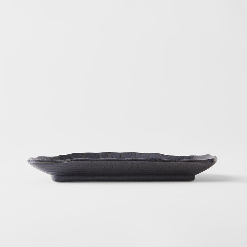 Premium D-Shaped Plate – Black Charcoal Net Design 21cm