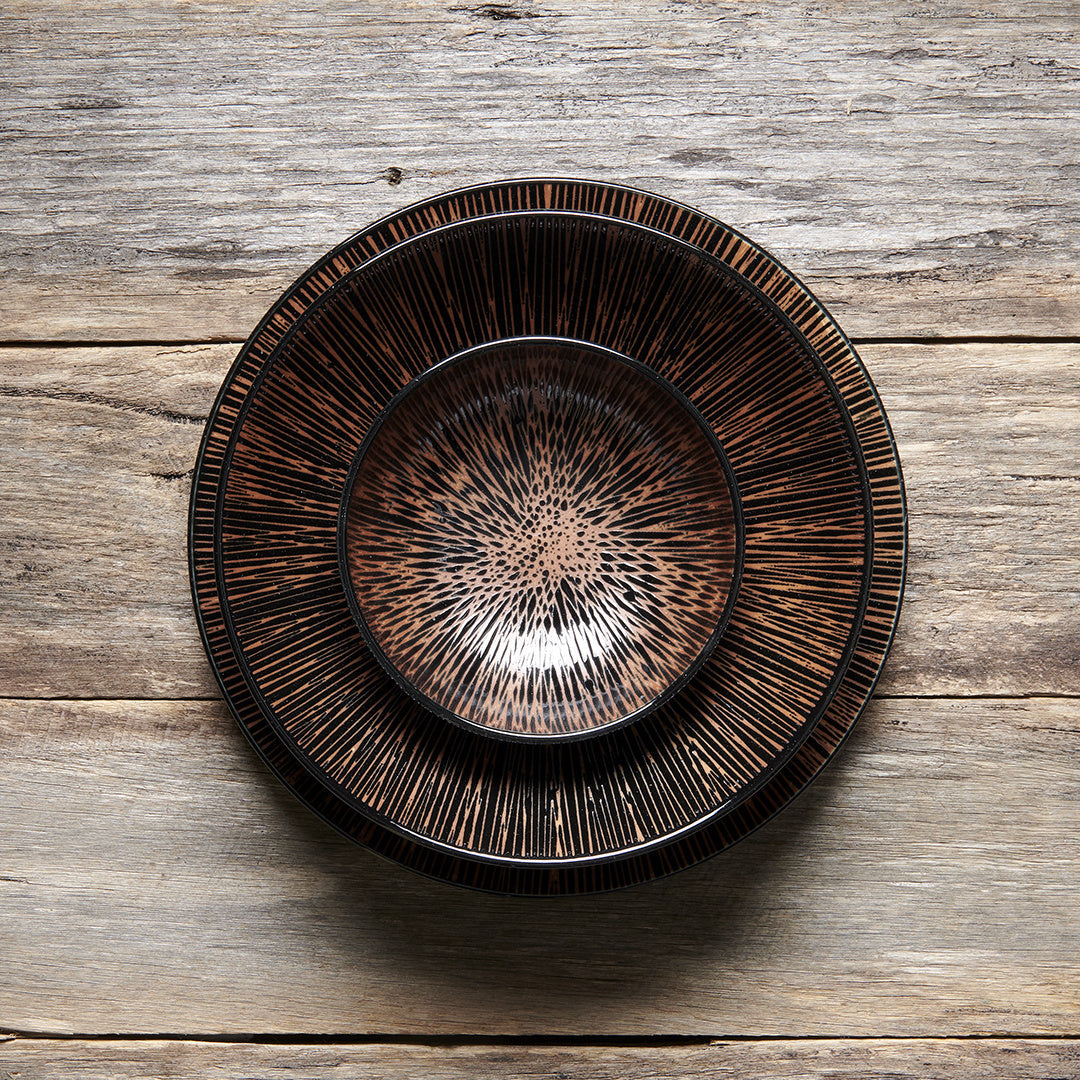 Premium Plate – Bronze Converging Line Glaze 28cm