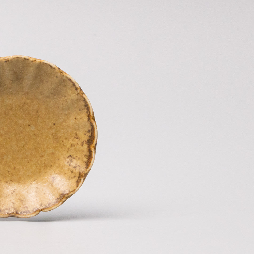Premium Ceramic Scallop Sauce Dish – Ochre Fade Glaze 8.2cm