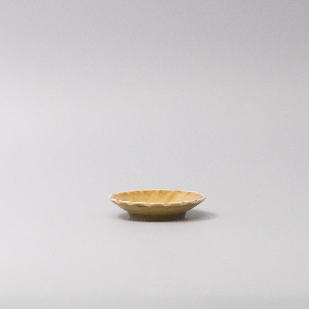 Premium Scallop Sauce Dish – Saffron Gloss Glaze 8cm