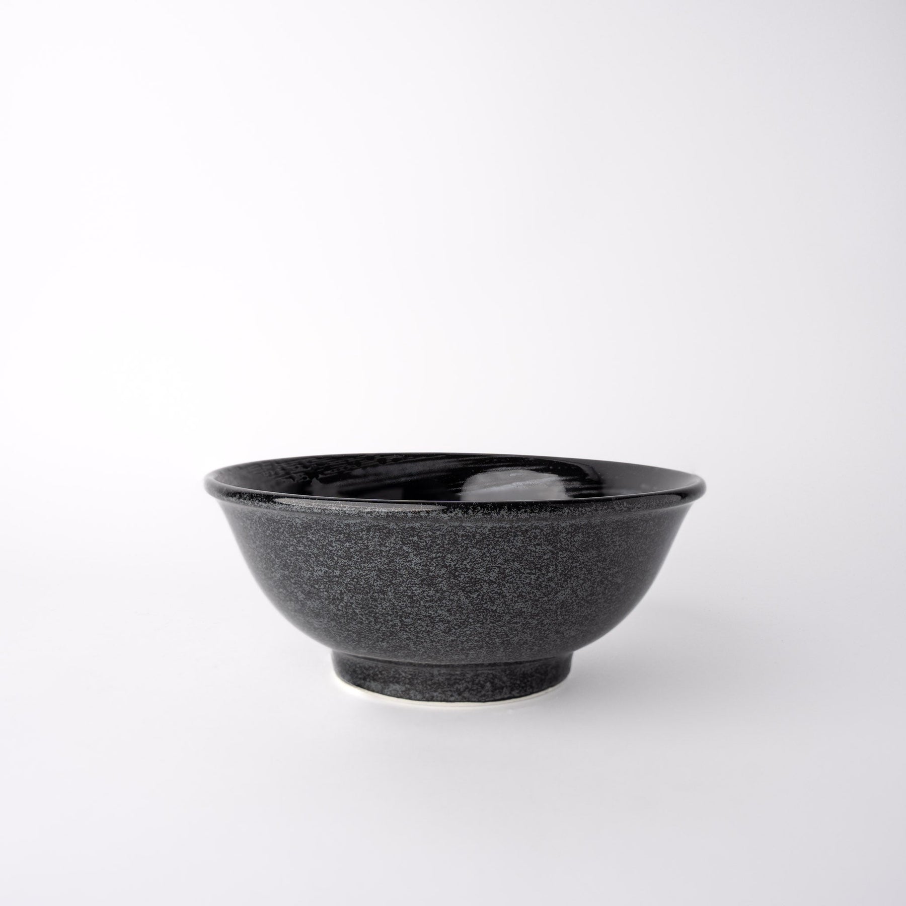 Premium Fluted Udon Bowl – Black Gunmetal Swirl Glaze 19.5cm