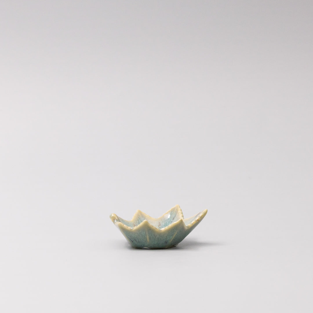 Premium Ceramic Maple Leaf Sauce Dish – Turquoise Mint Green 6cm, 6ml