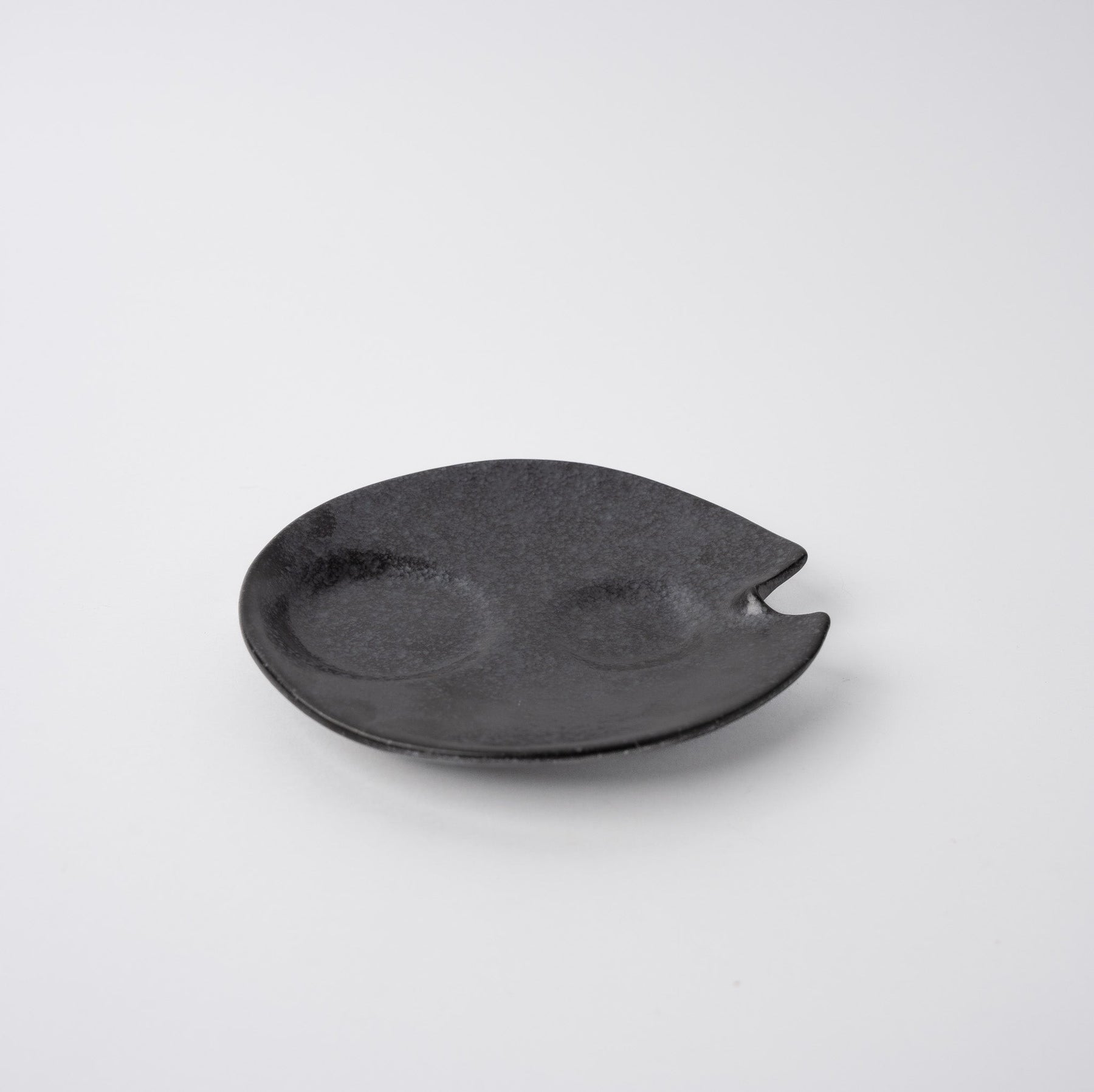 Premium Dimpled Plate – Craft Black Glaze 15cm
