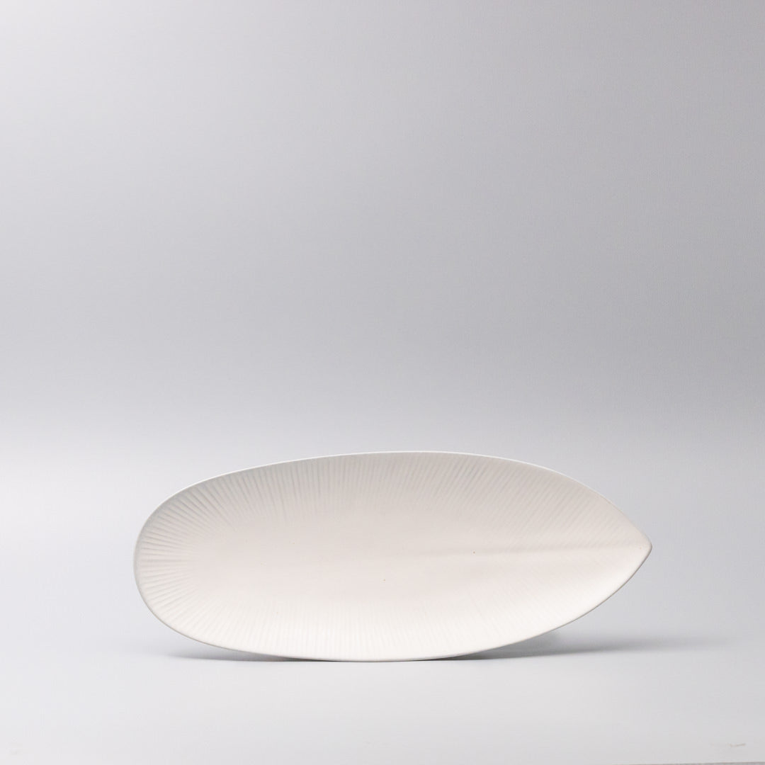 Premium Oval Plate – White Snow Leaf Glaze 31.5cm