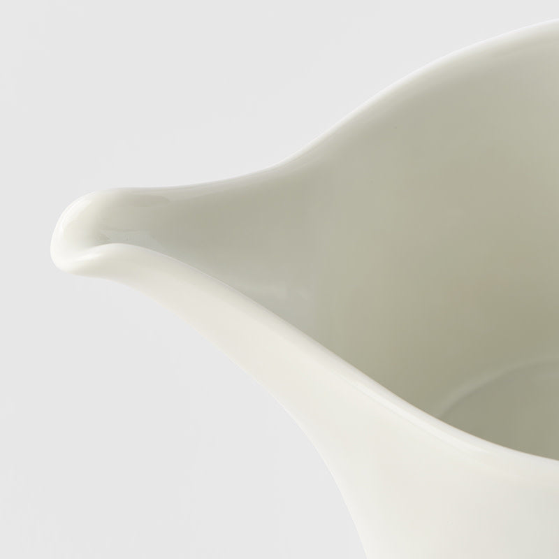 Premium Sake Pourer – Ivory White Glaze 200ml