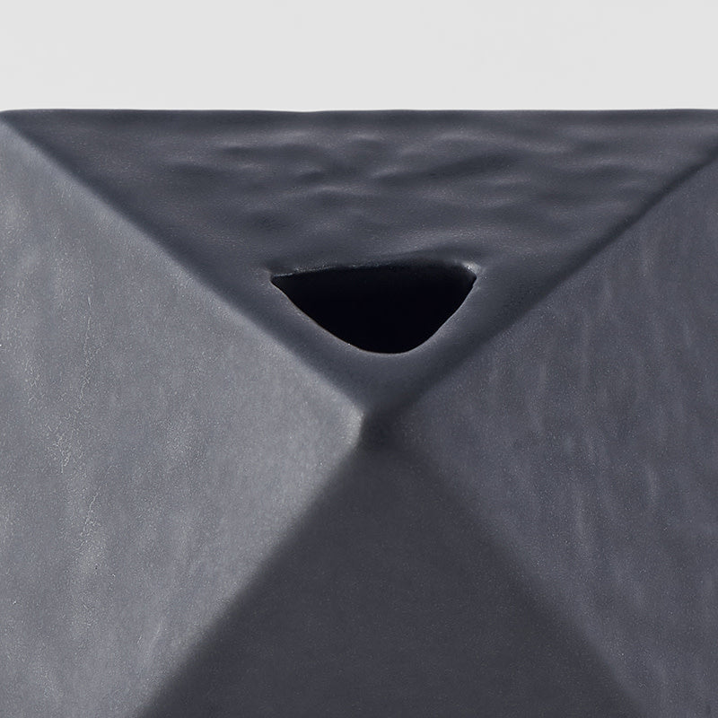 Premium Triangular Vase – Matte Black Glaze 130ml