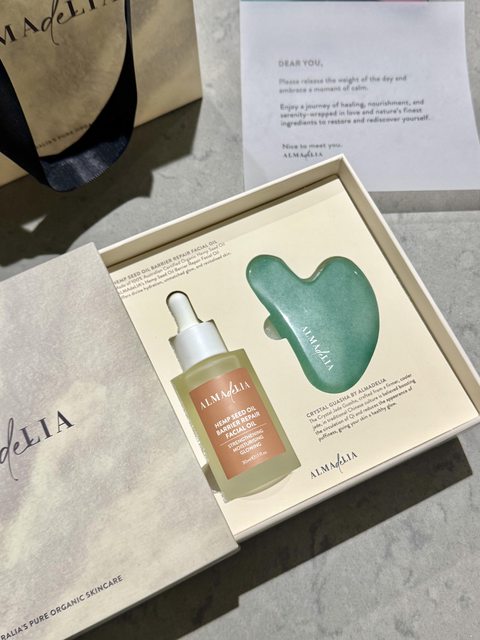 ALMAdeLIA Self-Spa Combo Gift Set - Facial Oil & Gua Sha Tool