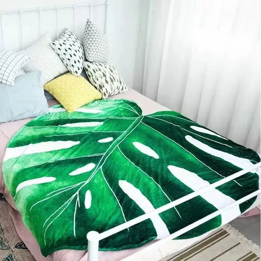 NNEOBA Green Leaf-Shaped Flannel Blanket, 150x200 cm, Soft & Breathable