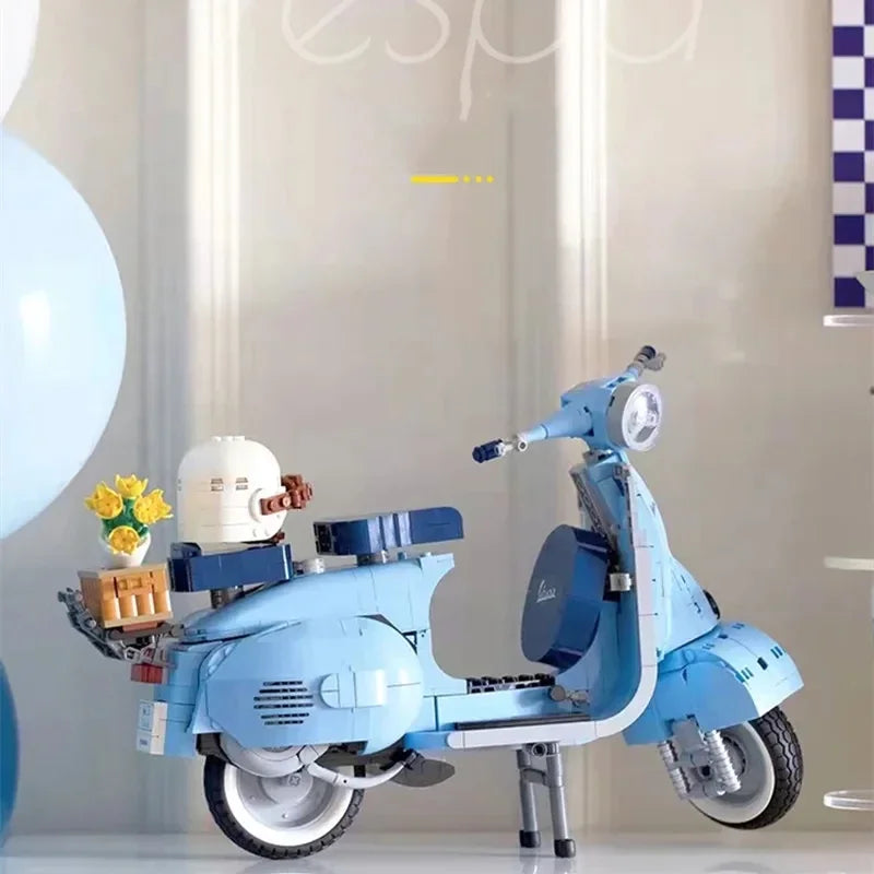 NNEOBA NEW Roman Vespas 125 MOC 10298 Motorcycle City Toys - SuperSaverAU - view 4