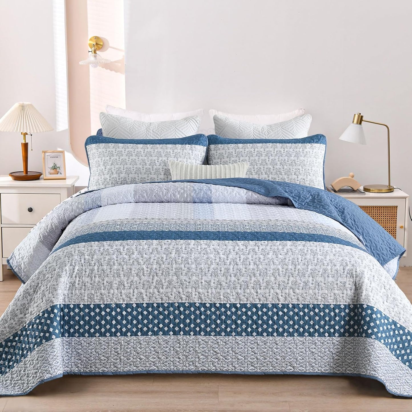3-Piece Quilt Bedspread Set Queen Size Lightweight Reversible Elegant Design