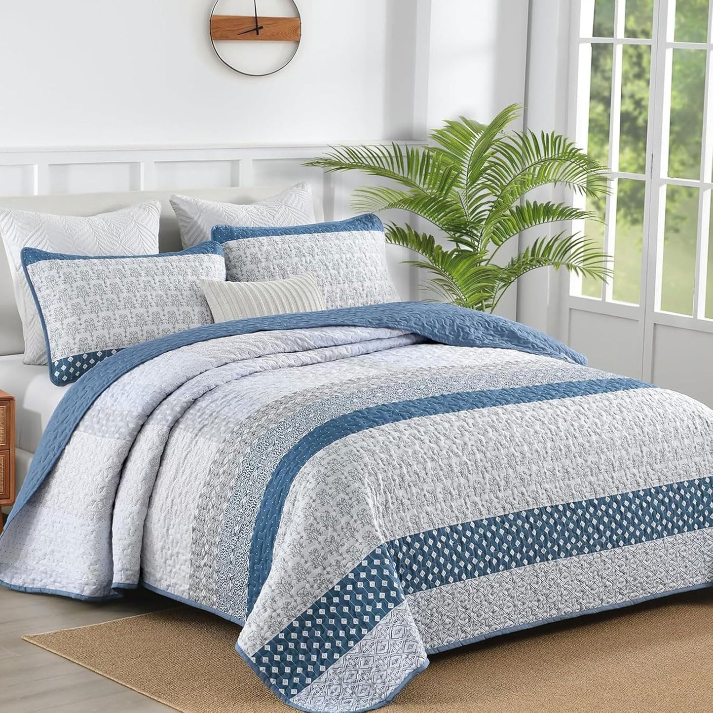 3-Piece Quilt Bedspread Set Queen Size Lightweight Reversible Elegant Design