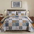 Premium Retro Charm Bold Checkered Comforter Set - Queen