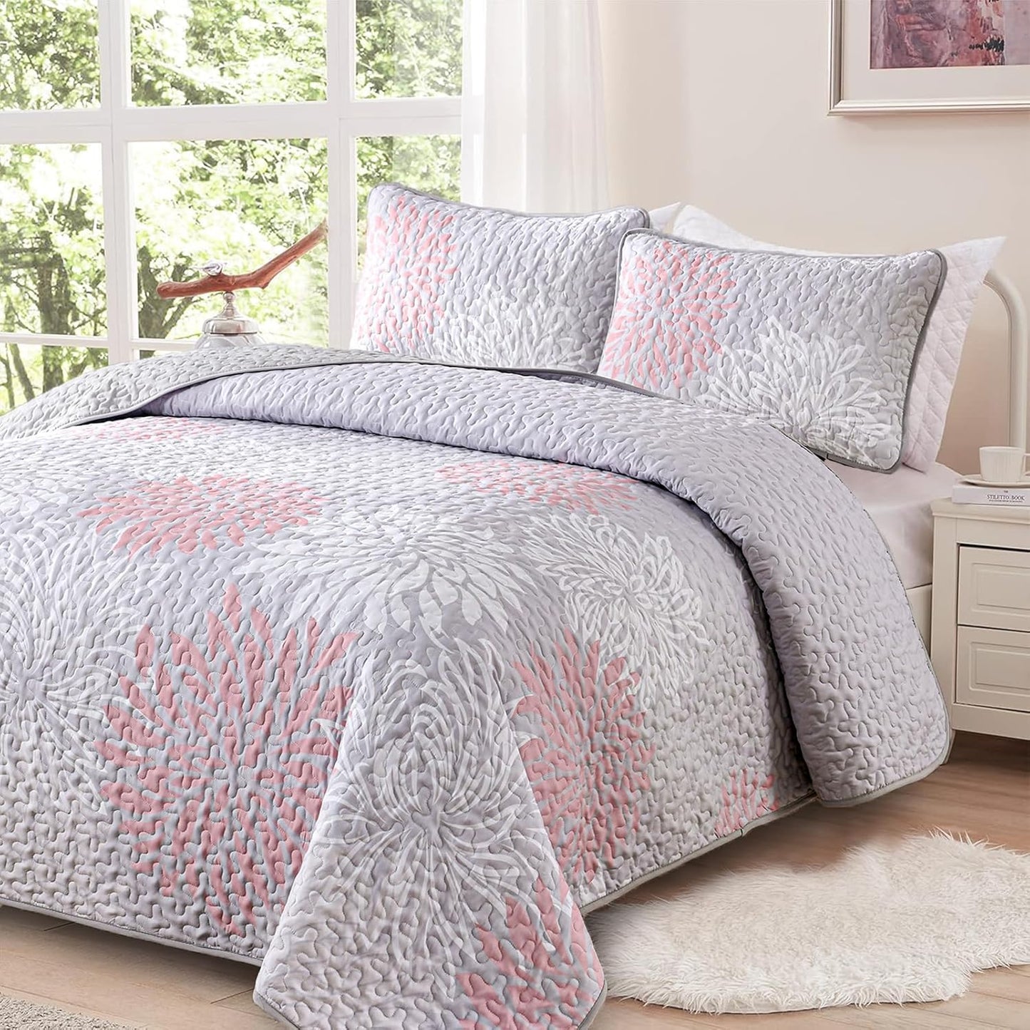 3-Piece Quilt Bedspread Set Queen Size Lightweight Reversible Patchwork Design