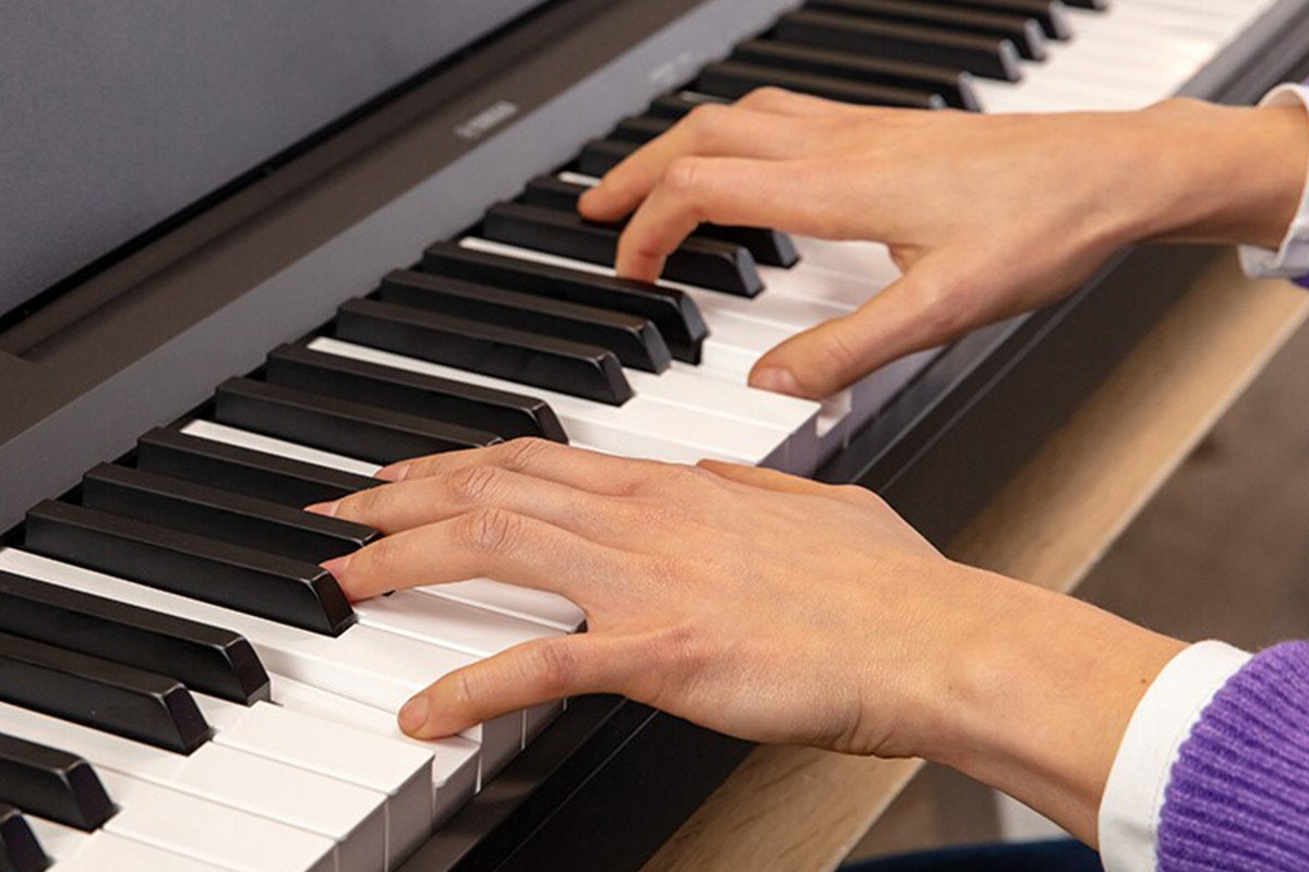 Yamaha P-143 Portable Piano Keyboard (Black)
