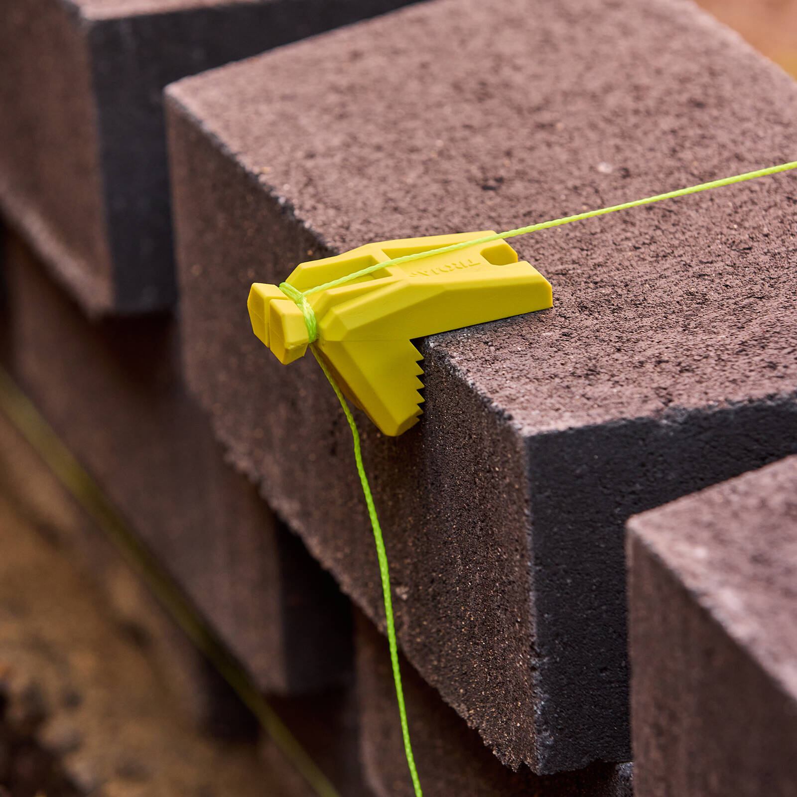 Trojan 75 x 33 x 44mm Lime Green Rubber Line Block