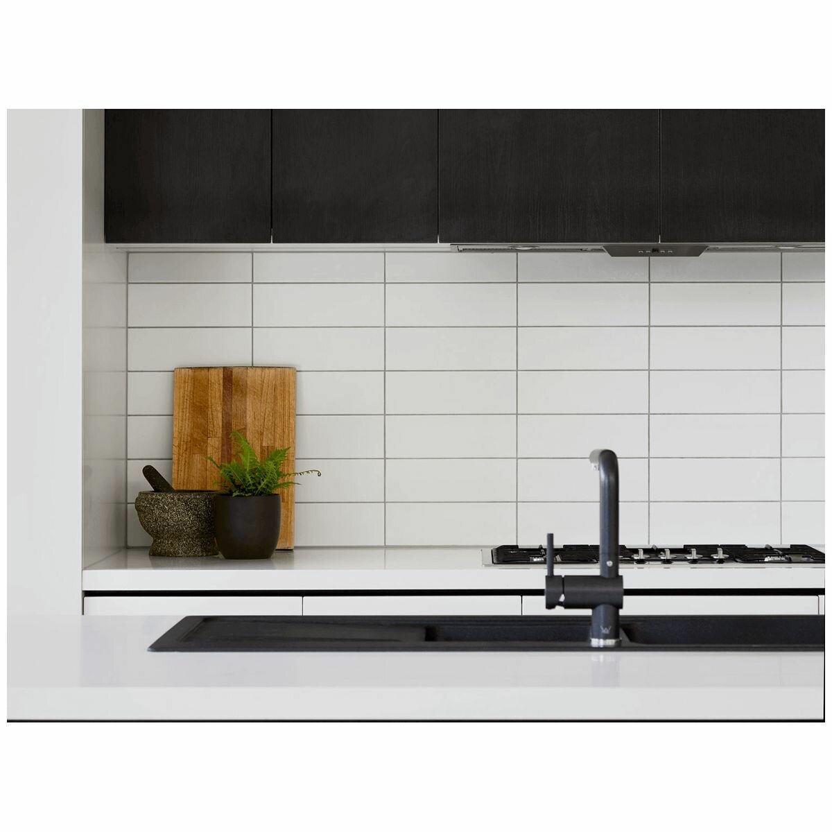 Schweigen 90cm Matte Black Undermount Rangehood - IsoDrive SE Motor, 3200m³/h - UM1390-9BSEPAK