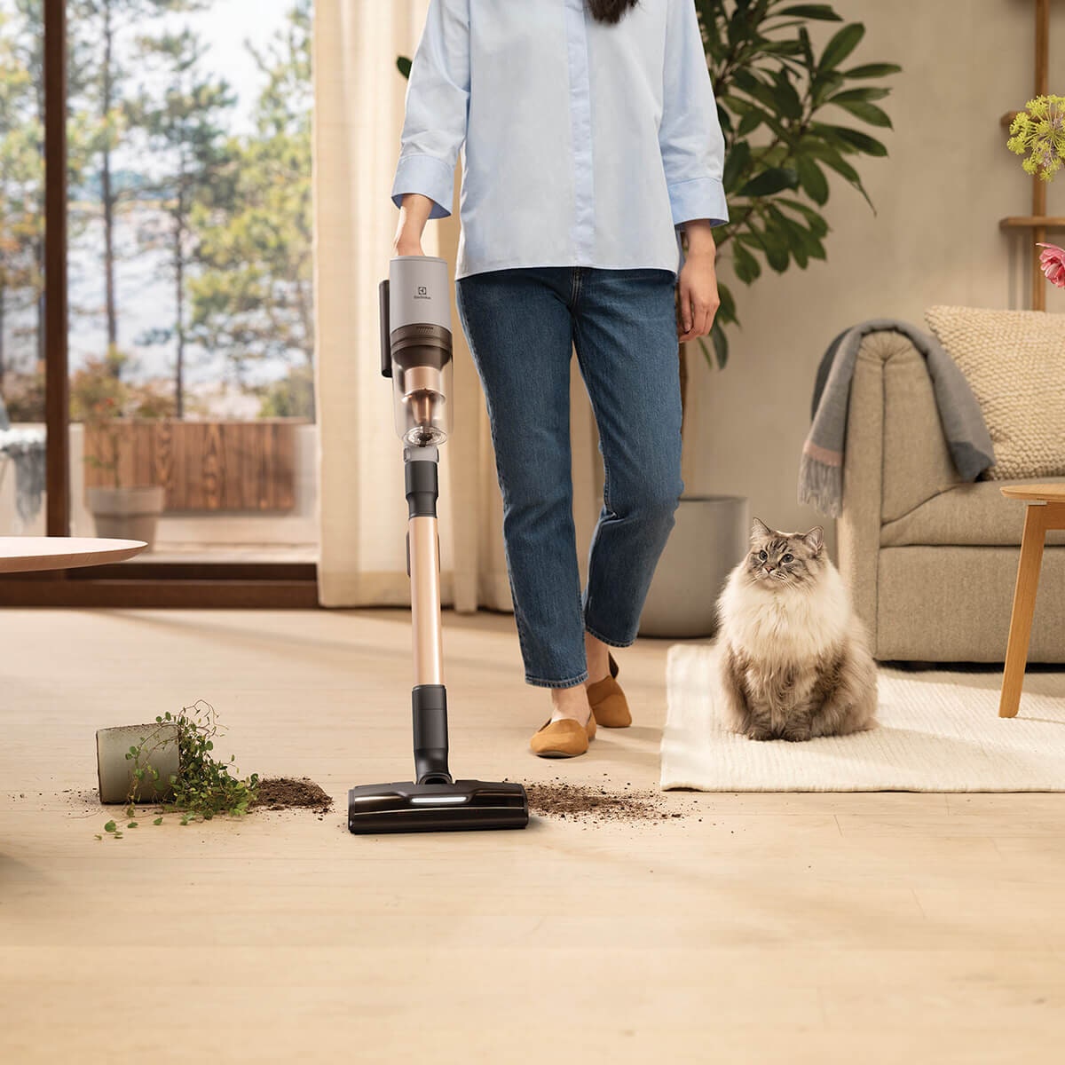 Electrolux 800 Series cordless stick vacuum with PetPro - grey, multi-cyclone, 6-step filtration - EFP81814
