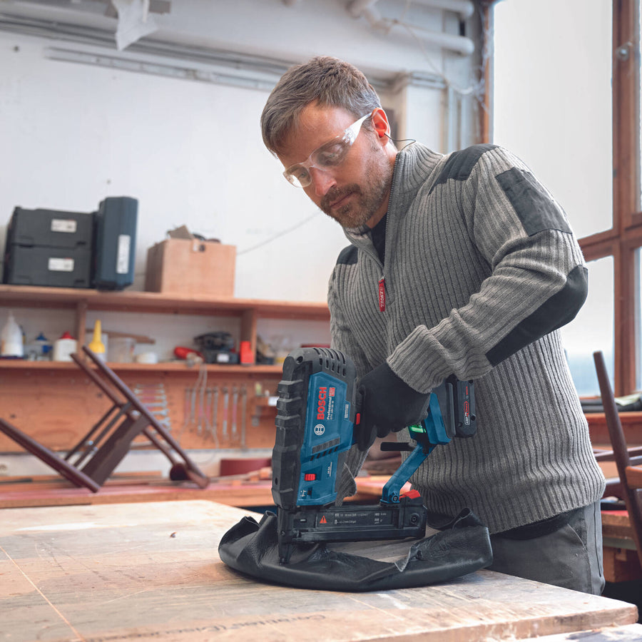 Bosch 18V Professional Cordless Wood Stapler Skin Only GTH 18V-38 M