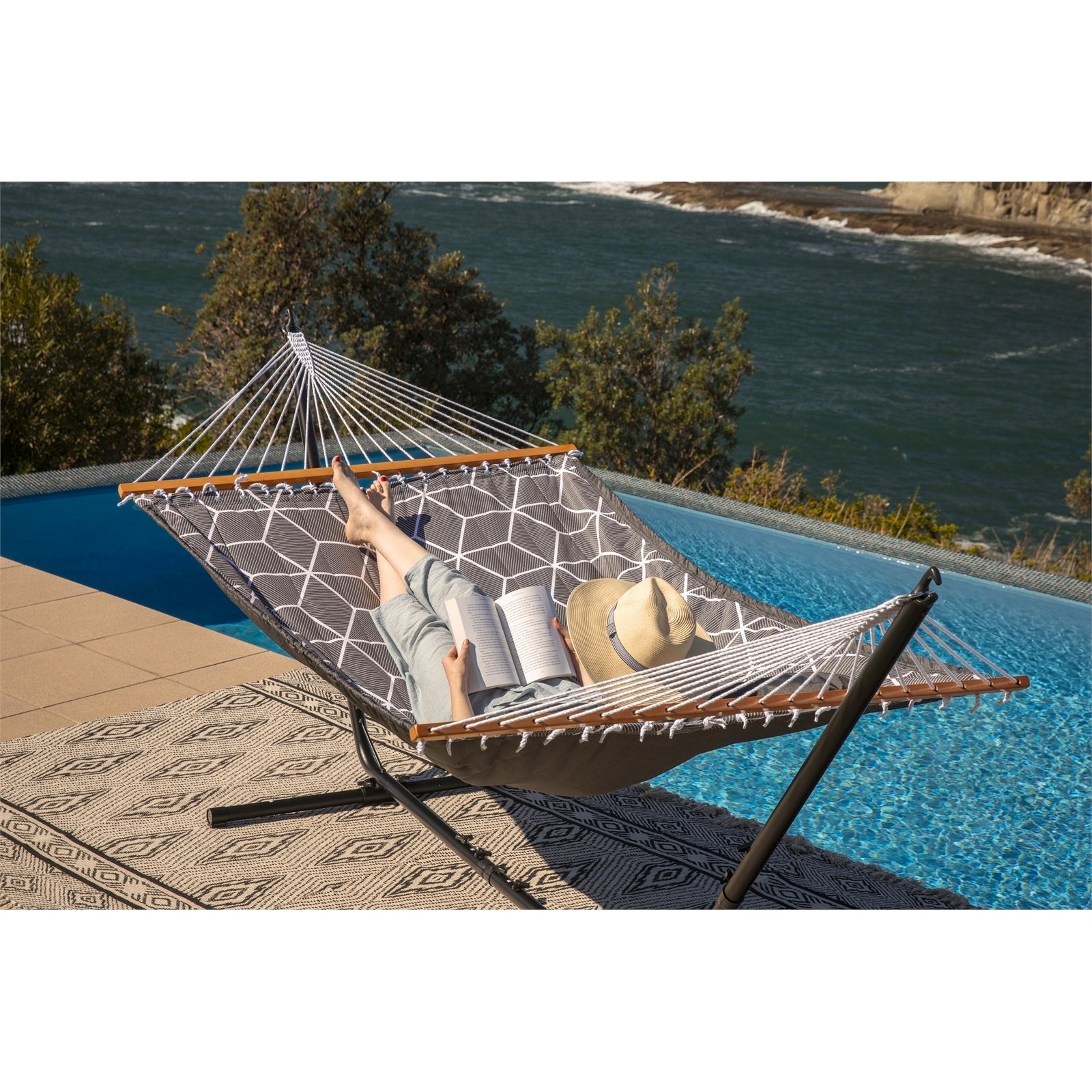 Two Trees Quilted Double Hammock 140 x 200cm Water Resistant 200kg