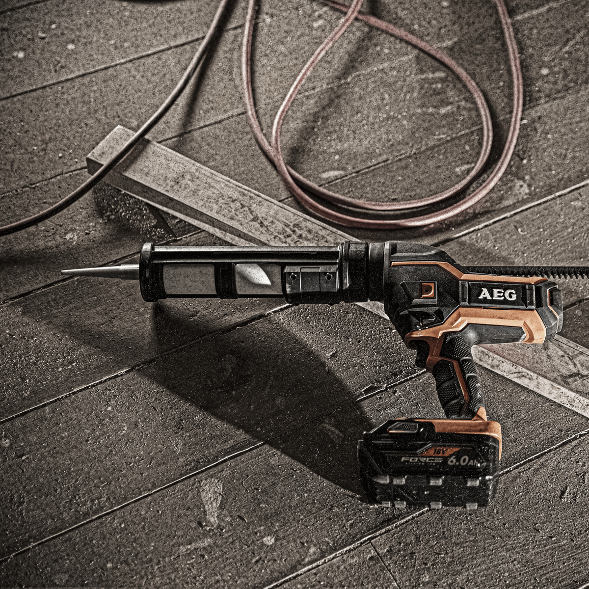 AEG Caulking Gun - 300ml/600ml - Skin Only - Anti-Drip Technology - SuperSaverAU - view 4