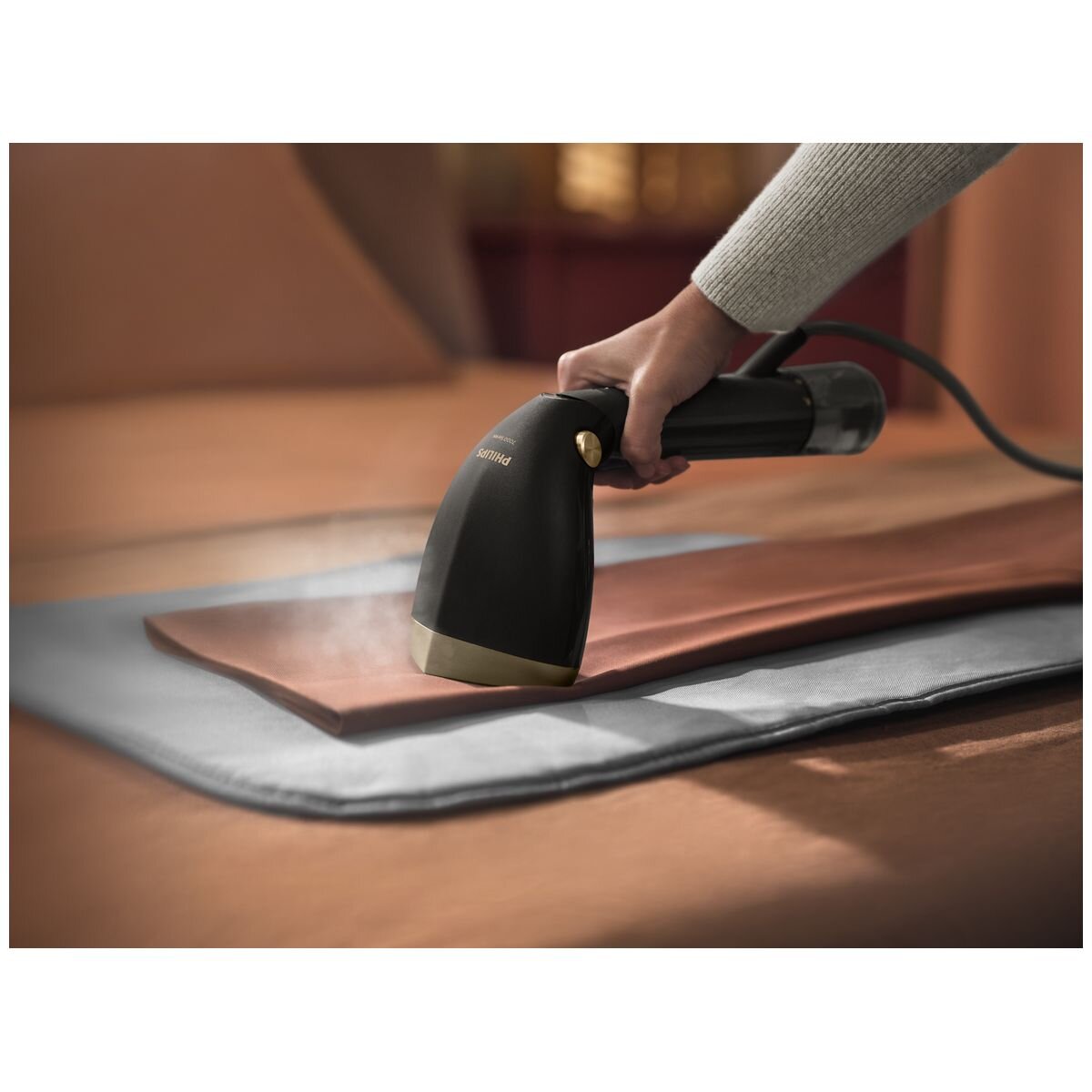 Philips 7000 Series handheld garment steamer - 1500W, 28g/min steam, adjustable head, black - STH7060-80