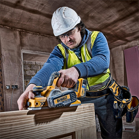 DeWALT 18V XR Brushless Cordless Planer 2mm Cut Depth, 2 Blades - Skin Only DCP580N-XE