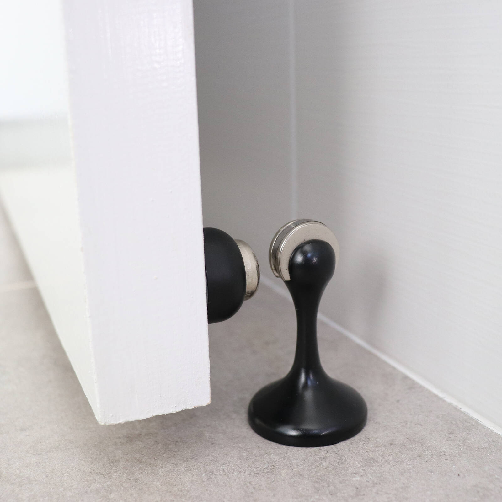Adoored Black Steel Trumpet Magnetic Door Stop