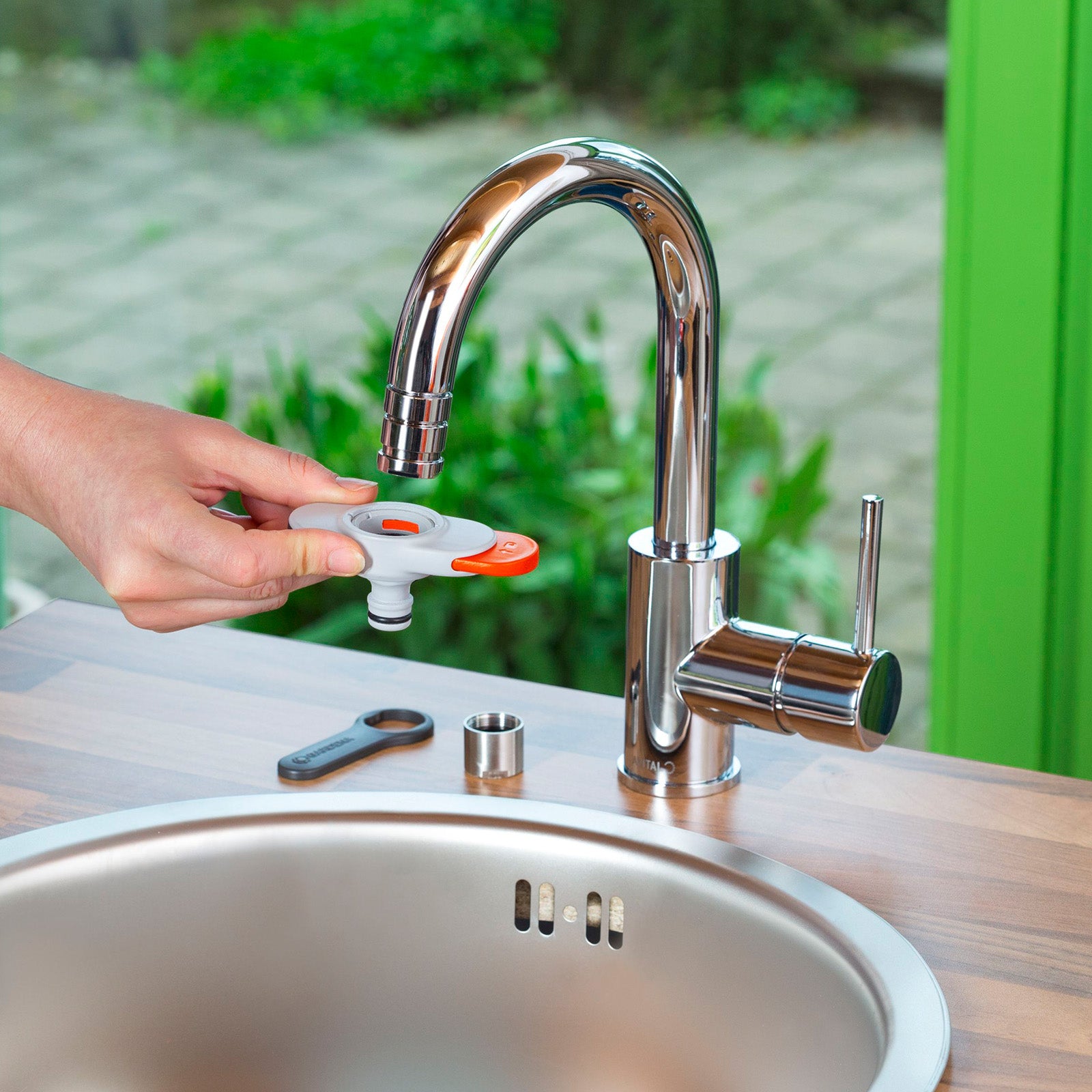 Gardena Indoor Plastic Tap Adaptor Grey / Orange