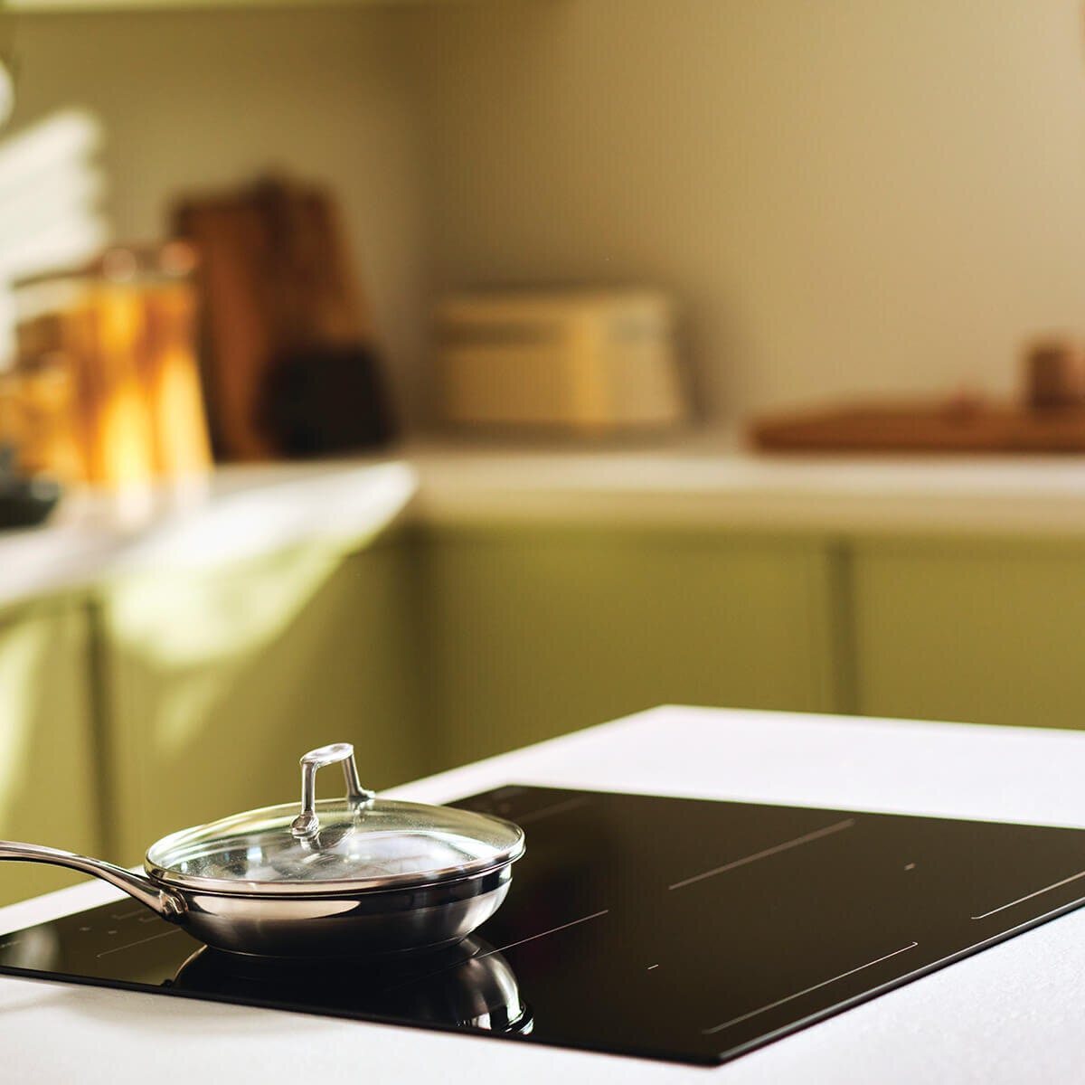 Haier 60cm 500 Series induction cooktop - Flexi Zone, Wi-Fi, hood to hob pairing, black glass - HCI604FTB4