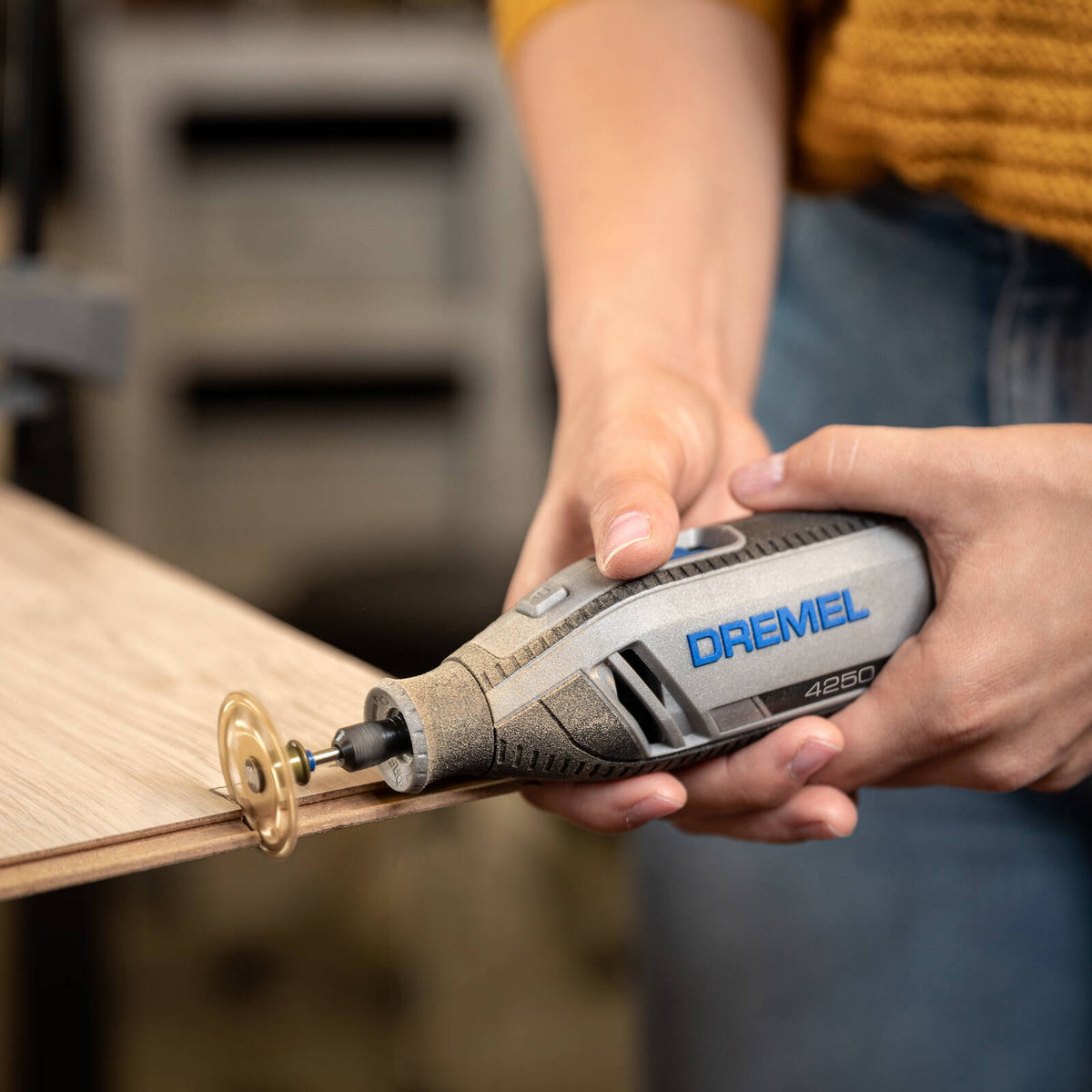 Dremel 4250 Corded Rotary Tool Kit 175W, 50 Accessories & 3 Attachments, F0134250NE