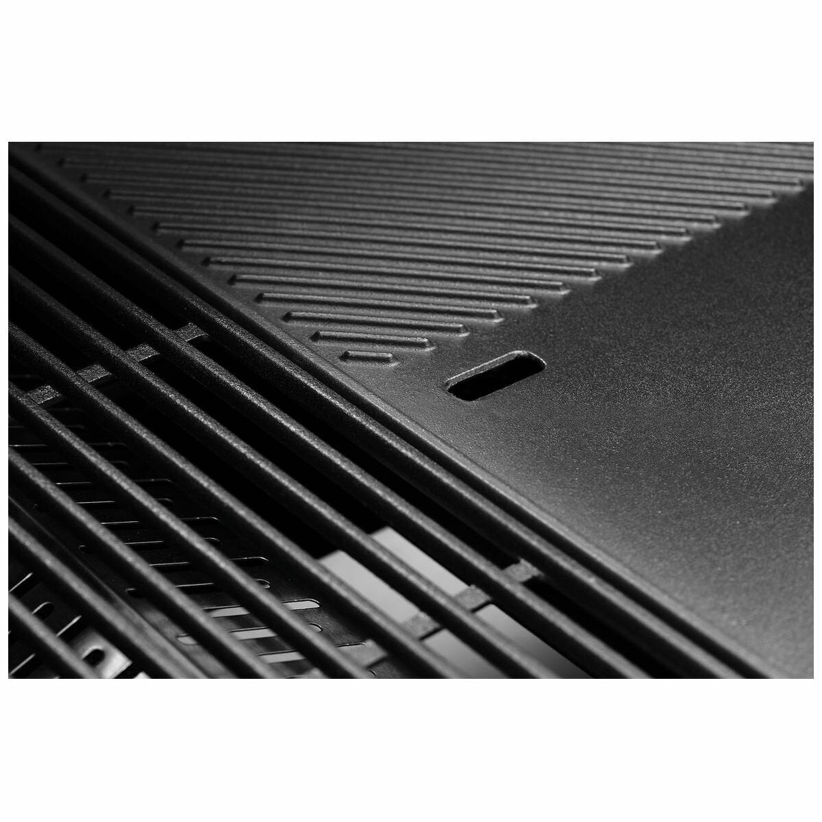 Beefeater 1600 Series 4 Burner Built-In LPG BBQ - Stainless Steel, Rollback Hood, Quartz Ignition - BBG1640SA