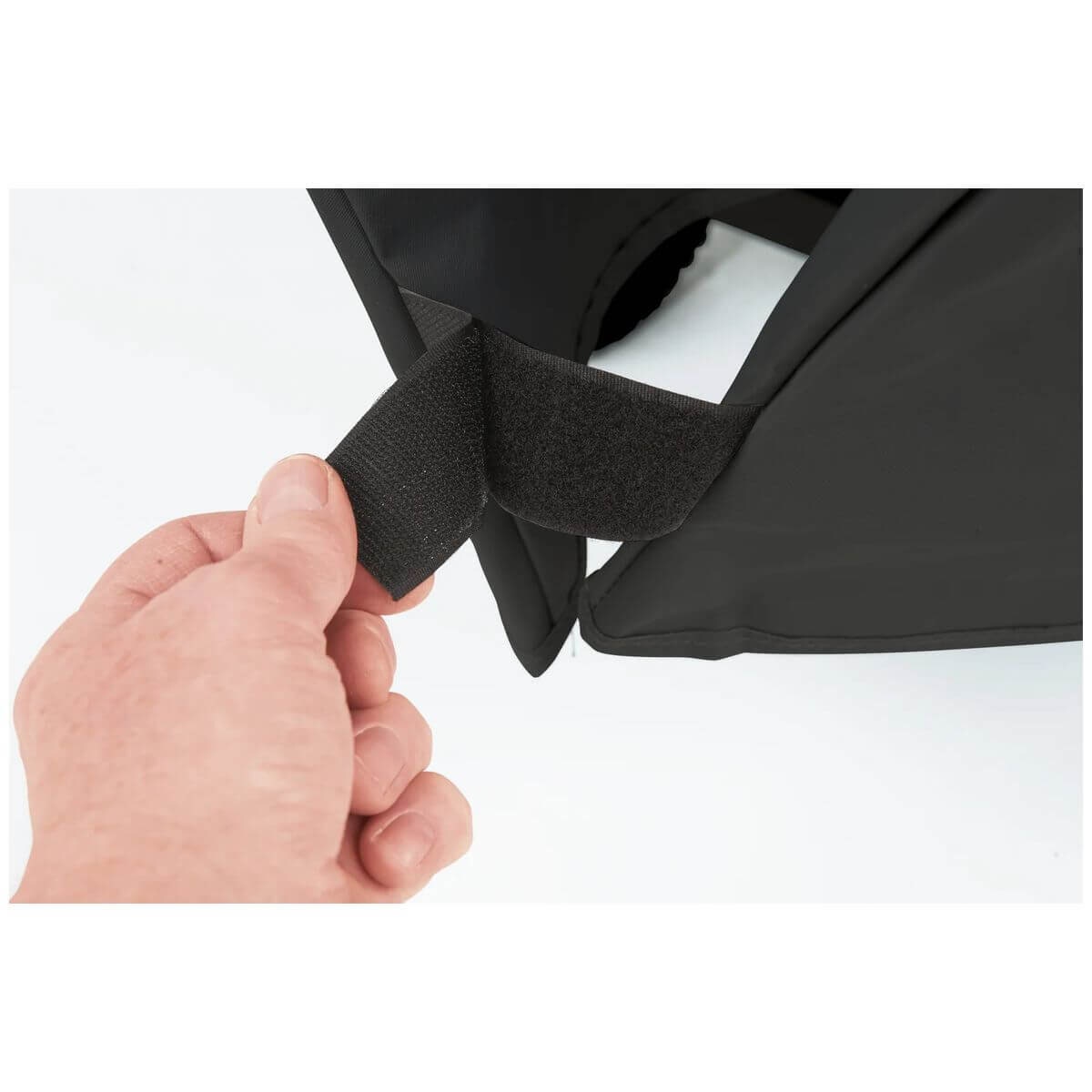 Broil King Grill Cover in Black - Barbecue Accessory Cover - 67587