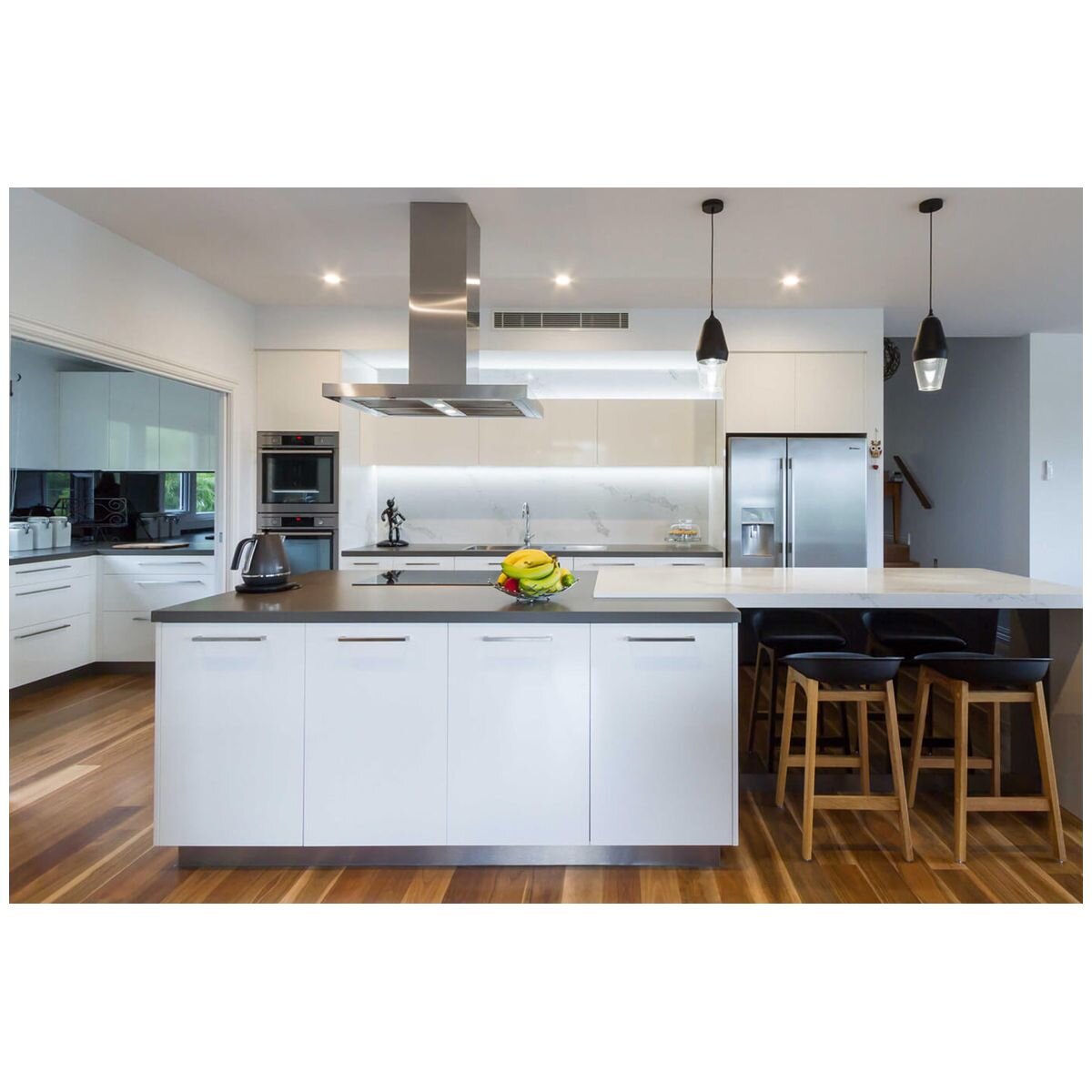 Schweigen Island Rangehood - 3200m³/h, 5 Fan Speeds - Stainless Steel, LED Lighting - IS4110SEPAK