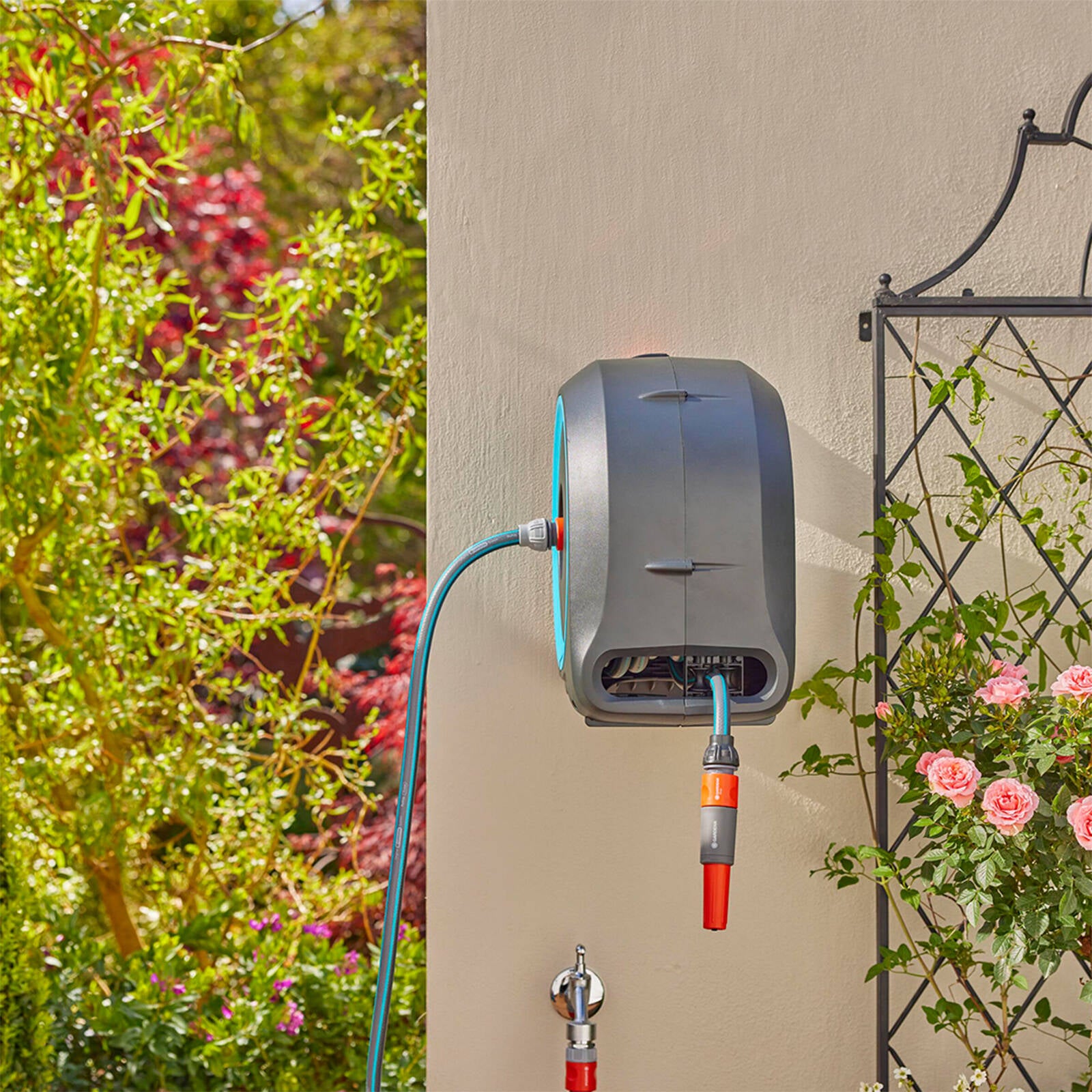 GARDENA Dual 2 in 1 Manual Roll-Up 25m Hose Reel, Wall Mount or Portable