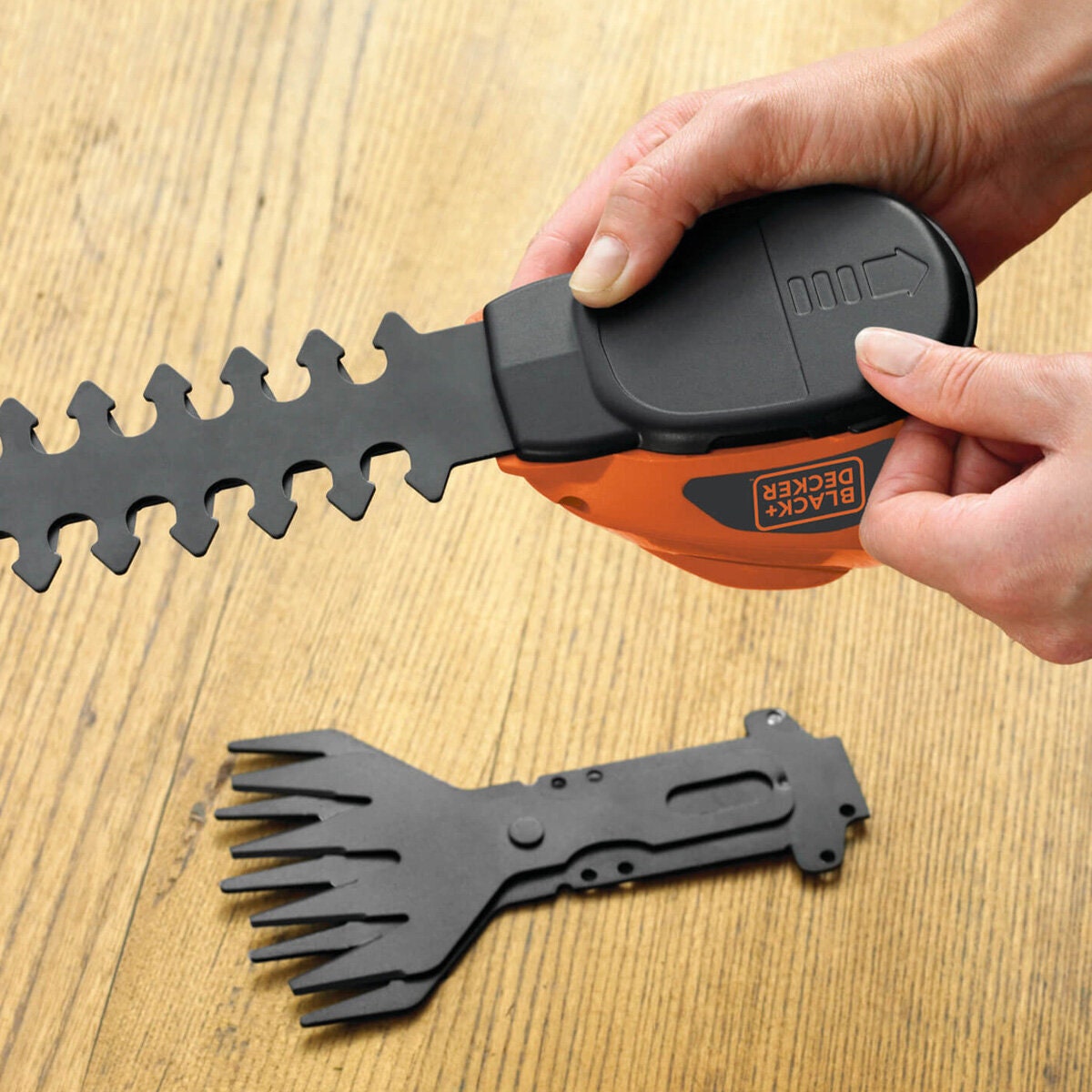 Black & Decker 7V Cordless Shear Shrubber Kit - Lithium-Ion Battery, 15cm Blade - GSL700-XE