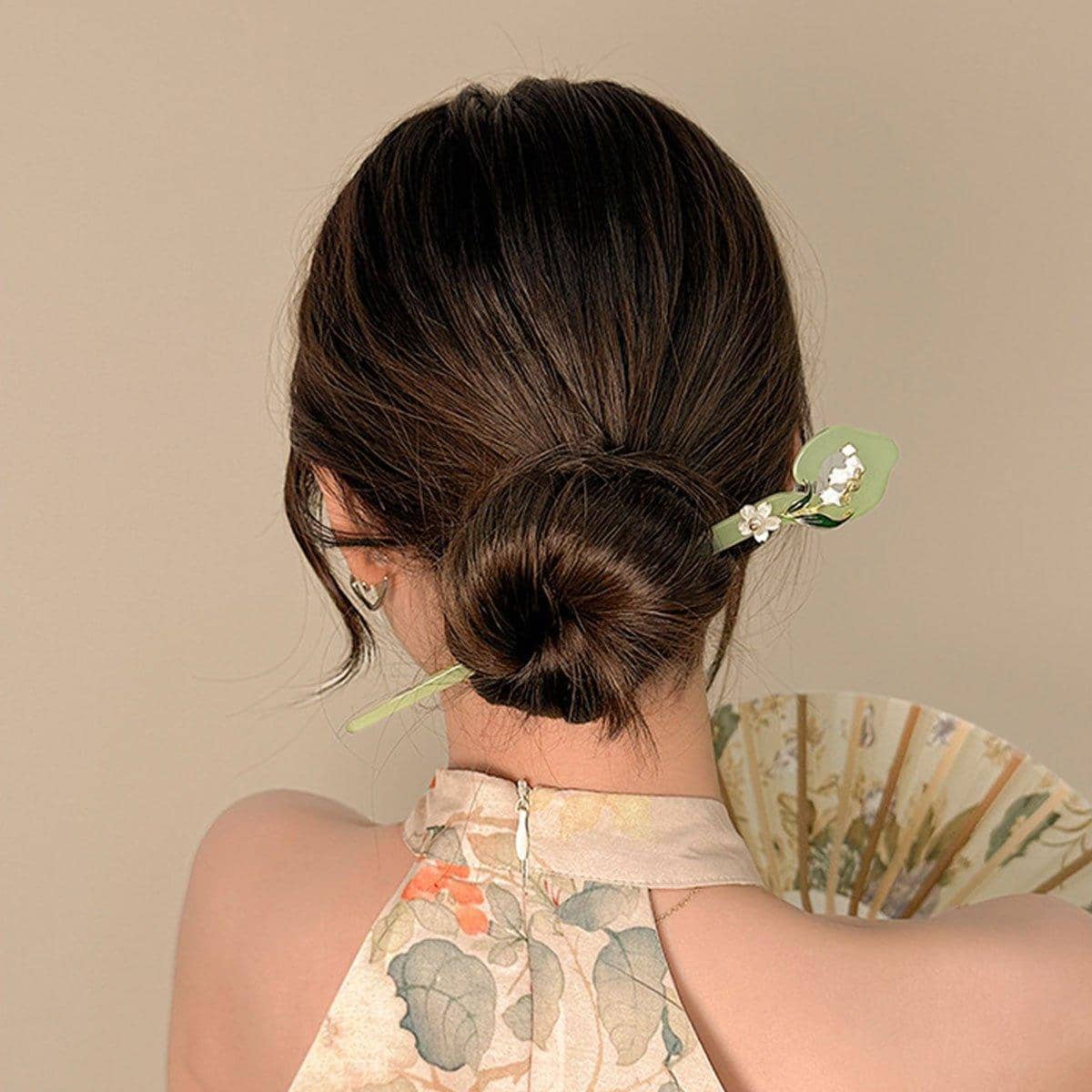 Chinese Style Green Hairpin with White Flower Design for Hanfu - view 5