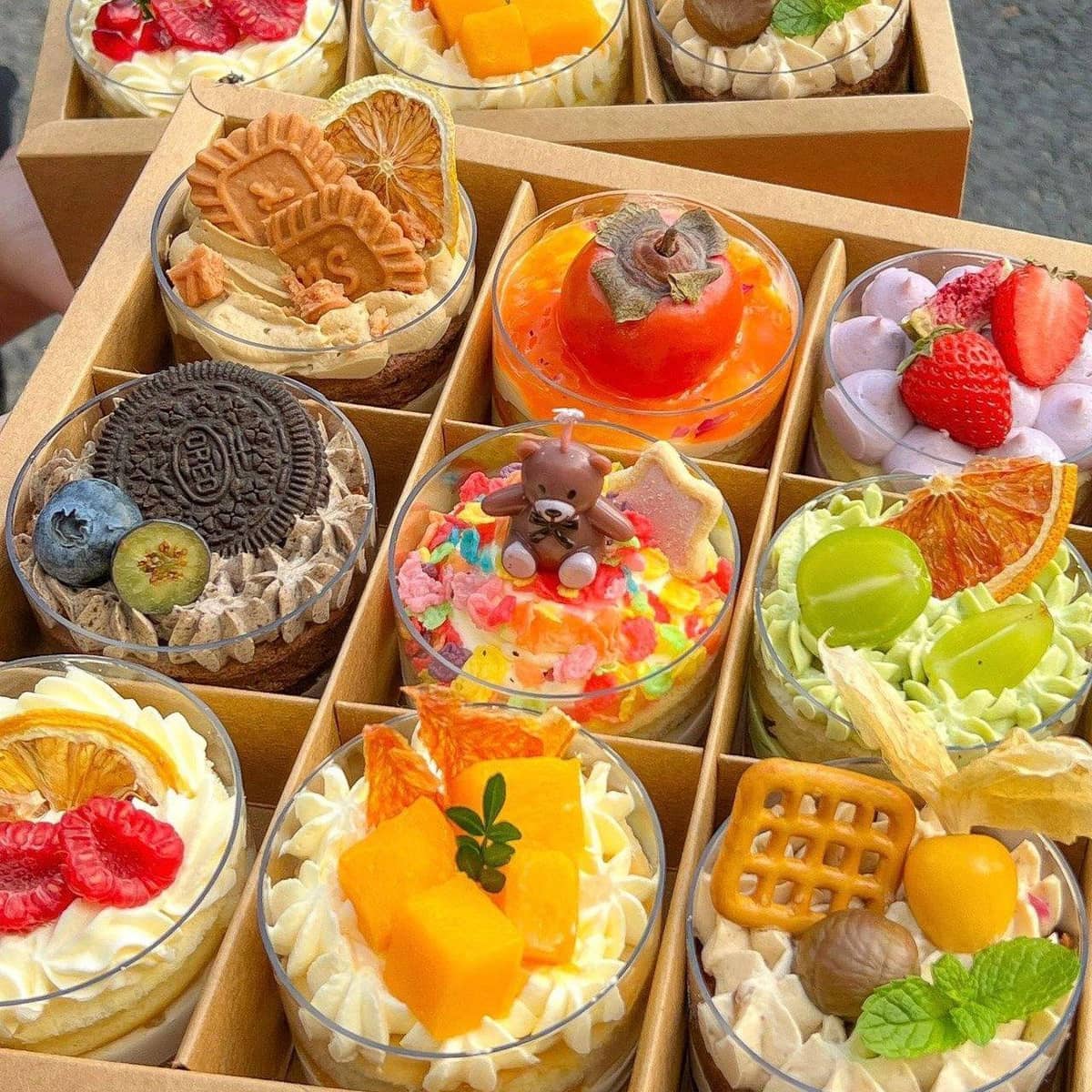 Clear Nine Grid Cake Box Pack of 10 Storage Container with Lift off Lid - White - view 4